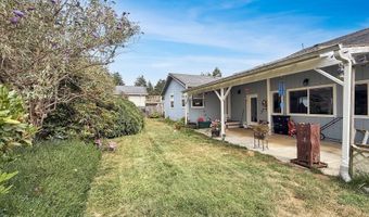914 EASY St, Brookings, OR 97415
