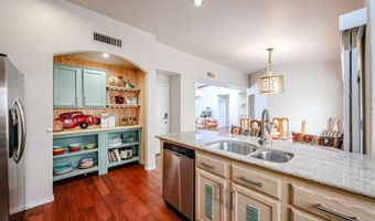 37222 N TOM DARLINGTON Dr 15, Carefree, AZ 85377
