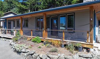 929 OLD COUNTY Rd, Brookings, OR 97415