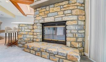 3797 Chimney Hill Dr, Blue Ash, OH 45241