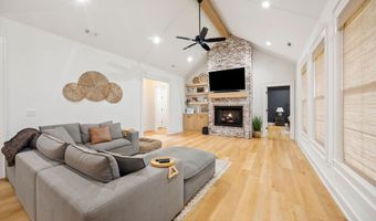 34 S Cheshnut Dr, Bella Vista, AR 72714