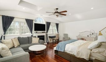 4 Twain Dr, Allentown, NJ 08501