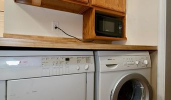 862 AZALEA Dr 20-862, Rockville, MD 20850