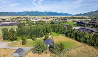 68 KELLY Ln, Alpine, WY 83128