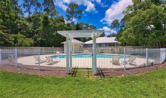 104 Bay Colony Way, Apalachicola, FL 32320
