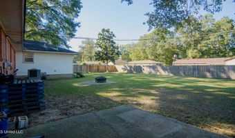 105 Park St, Batesville, MS 38606