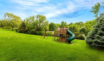 12 Fawn Ridge Dr, Brookfield, CT 06804
