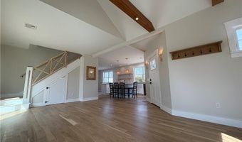 19 Traymore St, Charlestown, RI 02813