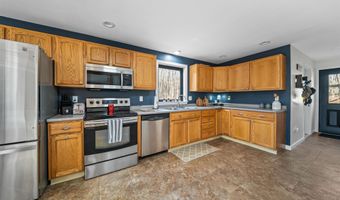 162 Lakeside Oaks Dr, Barrington, NH 03825