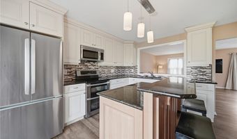 824 S Chillicothe Rd 2, Aurora, OH 44202
