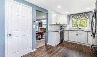 63 Hunters Ln, Amherst, NY 14221