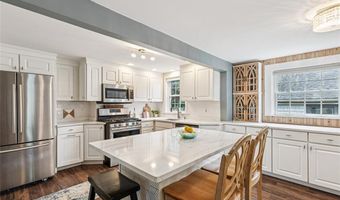 61 Harlem St, East Providence, RI 02916