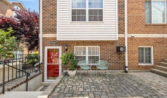 3034 S GLEBE Rd, Arlington, VA 22206