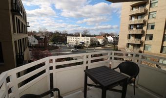 7111 WOODMONT Ave 415, Bethesda, MD 20815