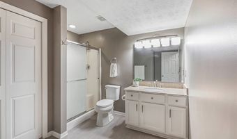 660 Elmwood Pt, Aurora, OH 44202