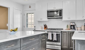 728 NEPTUNE Ave, Beachwood, NJ 08722
