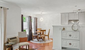 2214 McCall Dr, Ashland, OR 97520