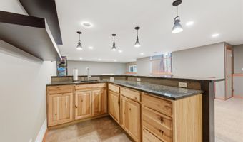 419 S Quail Run Ct, Andover, KS 67002