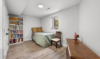 30 Gloucester St 30, Arlington, MA 02476