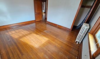 320 S 9TH St, Akron, PA 17501