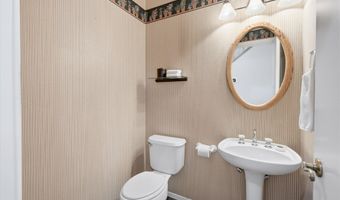 215 Piedmont Dr, Ashland, OR 97520