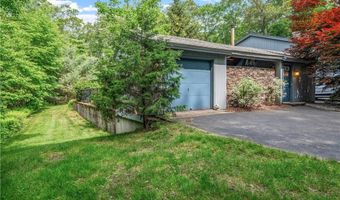 24 Lincoln Dr, North Smithfield, RI 02896