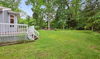 10 Pleasant Point Rd, Branford, CT 06405