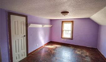 2020 Country Club Dr, Alton, IL 62002