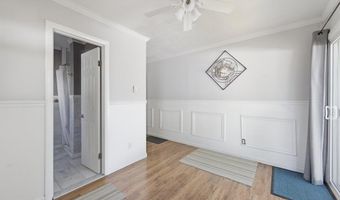 11 Freeman Rd, Albany, NY 12208