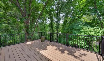 1592 Greenfield Crossing Ct, Ballwin, MO 63021