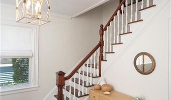 27 Mann Ave, Newport, RI 02840