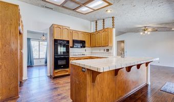 14076 Wawona Rd, Apple Valley, CA 92307