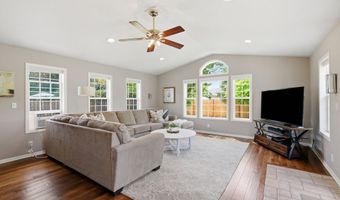 1420 CENTER St, Albany, OR 97322