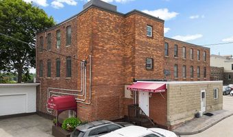 24 Pleasant St, Bangor, ME 04401