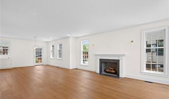 75 Bridge St, Newport, RI 02840