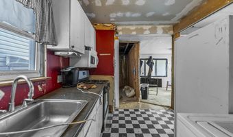 39 W 40TH St, Bayonne, NJ 07002
