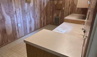 1323 N 3rd St, Aberdeen, SD 57401