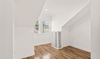 124 Vine St, East Providence, RI 02914
