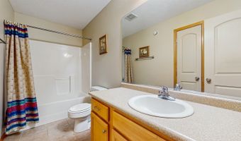 1415 Lake Shore Cir SE, Altoona, IA 50009