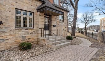 907 1st Dr NW, Austin, MN 55912