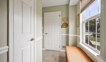 46 Hyer Ct, Aberdeen, NJ 07747