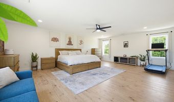 1479 Main St, Acushnet, MA 02743