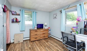 8 Andover Rd, Beverly, MA 01915