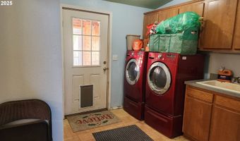 8325 SE SKY VISTA Dr, Amity, OR 97101
