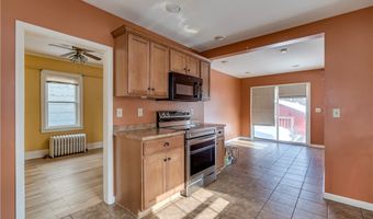 8 2nd St, Alexandria Bay, NY 13607