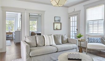 44 State St 2, Bristol, RI 02809