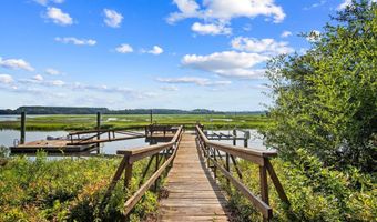 32 Eustis Landing Rd, Beaufort, SC 29907
