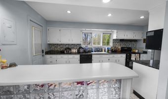 42 Sugarloaf Ln, Bangor, ME 04401
