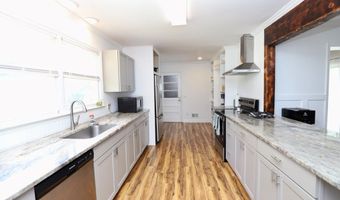 805 Mcrae Rd, Camden, SC 29020