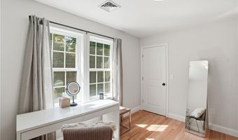 72 Wilbur Rd, Lincoln, RI 02865